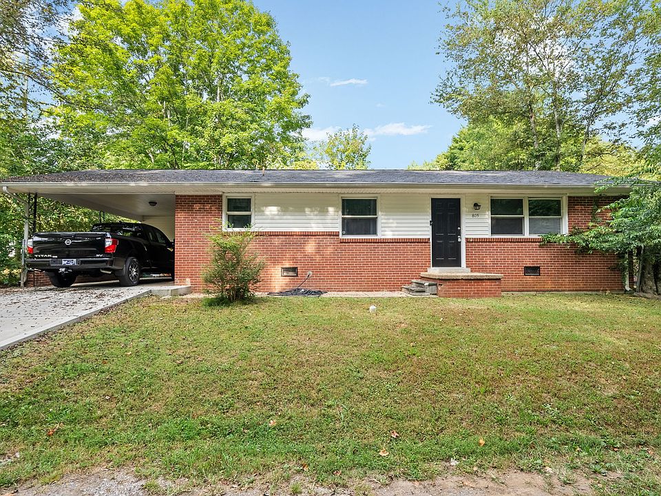 1st image of 805 Dumas Dr
