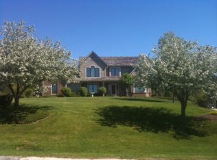 S60W24250 Red Wing Dr, Waukesha, WI 53189