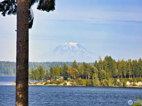 662 E Stadium Beach Road E, Grapeview, WA 98546