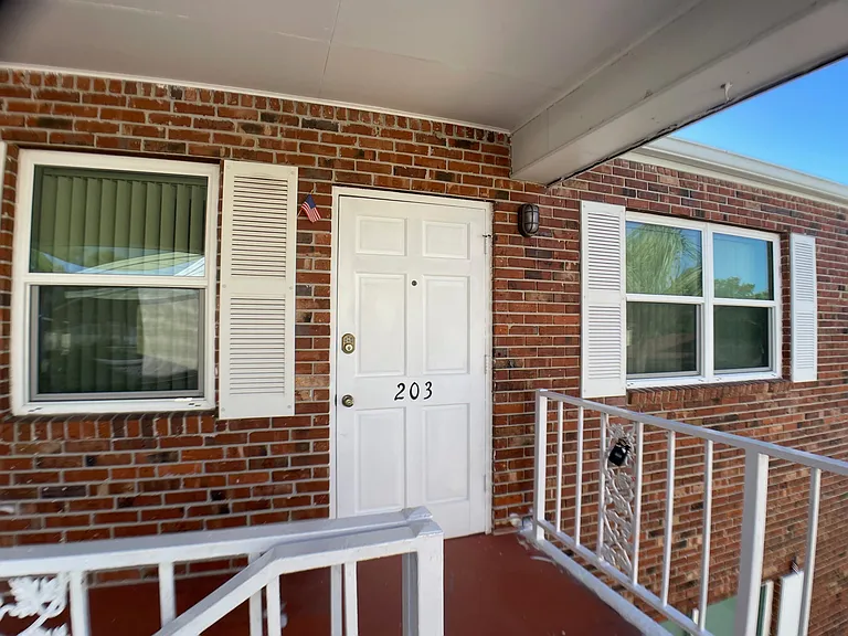 380 Base Ave E #203 — Photo 2