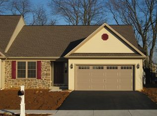 5335 Oak Leaf Dr, Mount Joy, PA 17552