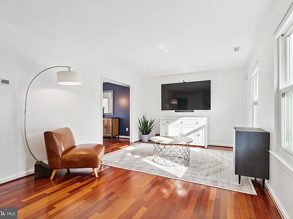 5th image of 11726 Camelot Way