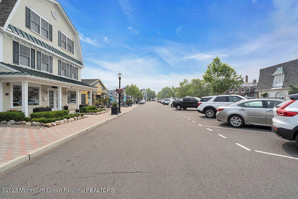 2 bed, 1358 sqft, $22,000 — Photo 4
