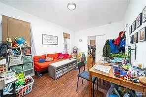 103-105 Devon St #1R — Photo 1