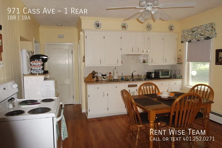 971 Cass Ave — Photo 3
