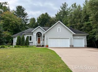 N6004 Valley View Ct, Wetmore, MI 49895