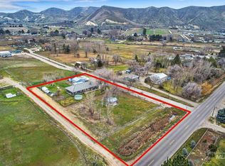 990 Bangtail Ln, Emmett, ID 83617