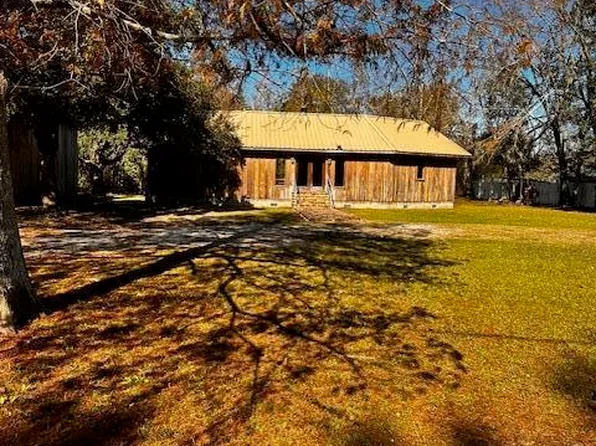1226 S Henry St, Abbeville, LA 70510