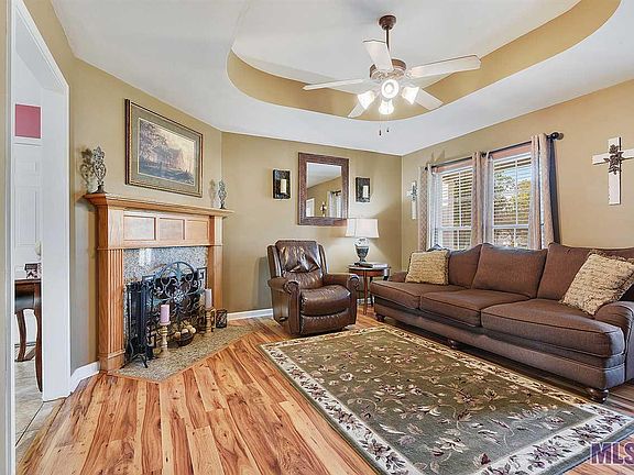 3rd image of 43231 N Henderson Ave