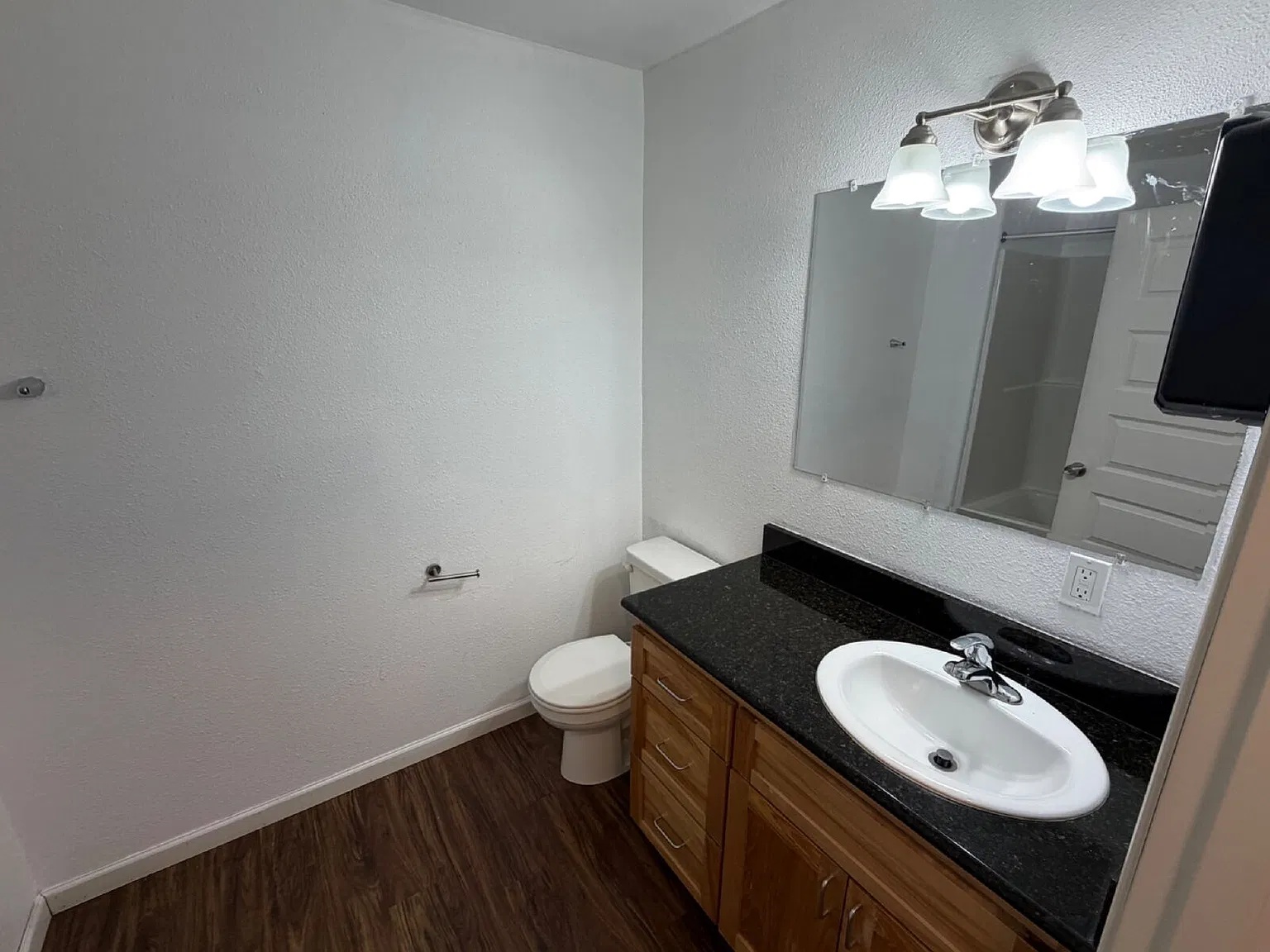 2 bed, 1.0 bath, $1,295 — Photo 4