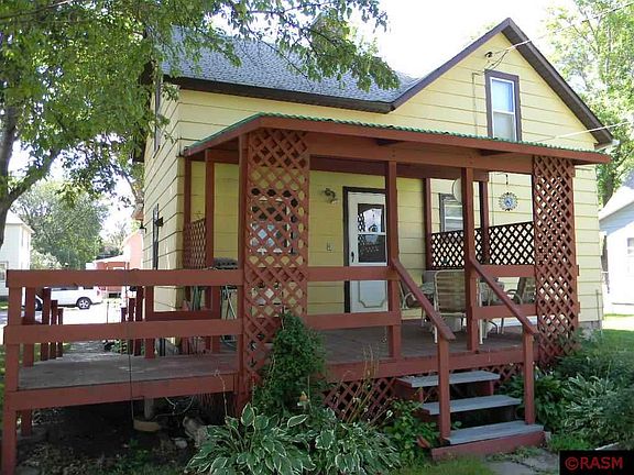 3rd image of 123 5th Ave NE