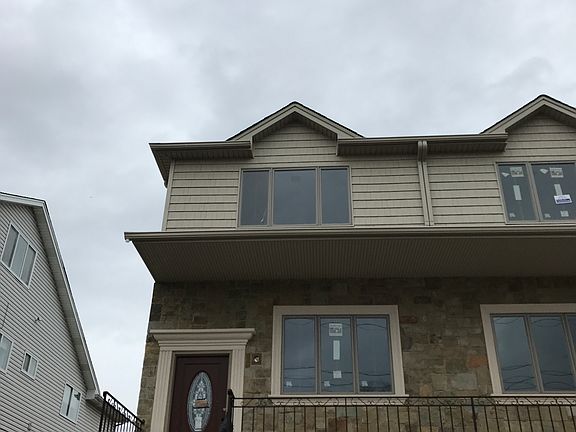 3rd image of 89B Glover St