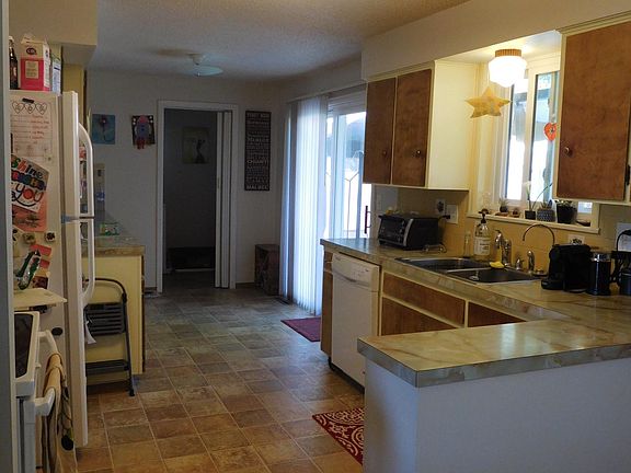 3rd image of 160 Baylor Dr