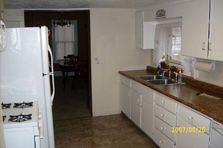 2nd image of 111 W York St