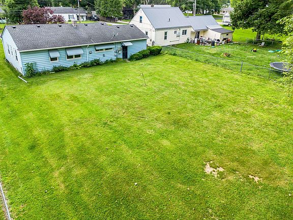 3rd image of 5048 Tyrone Rd