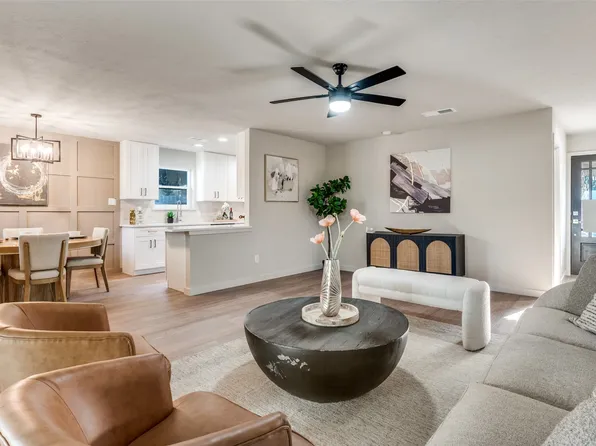 429 Apple Blossom Ln, Hurst, TX 76053