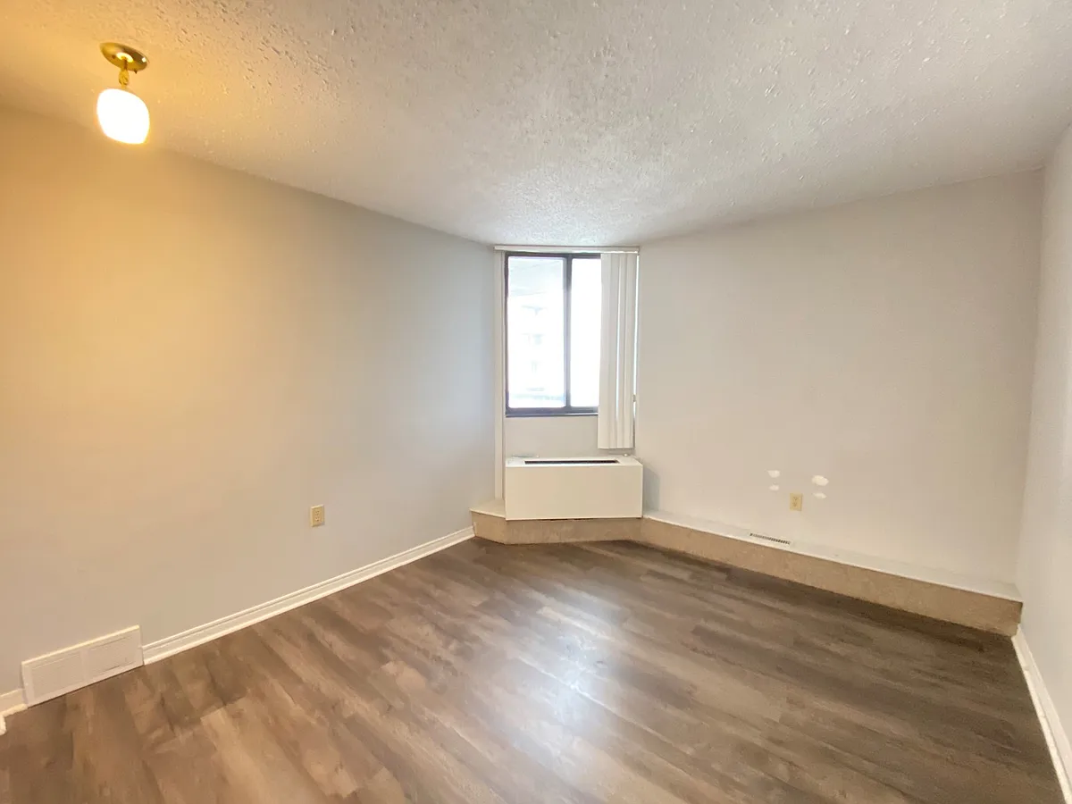 Building Photo - 323 Colborne St #1204