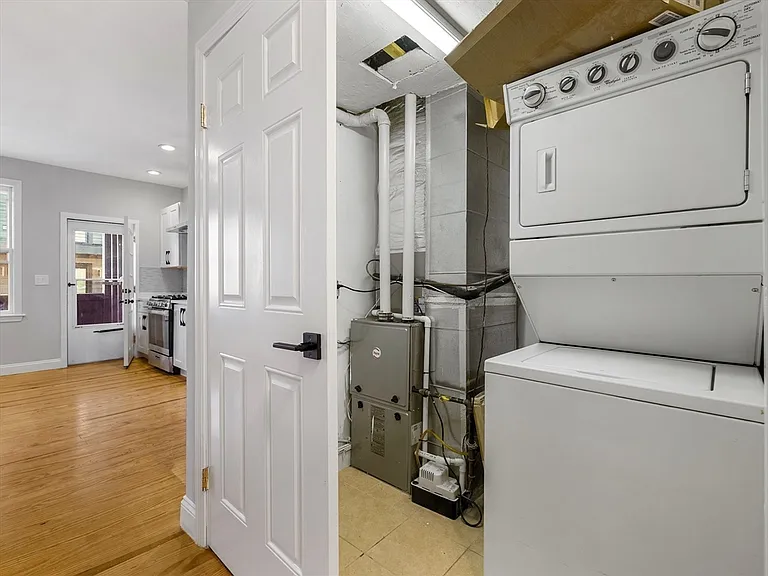 131A Cottage St #2A — Photo 5
