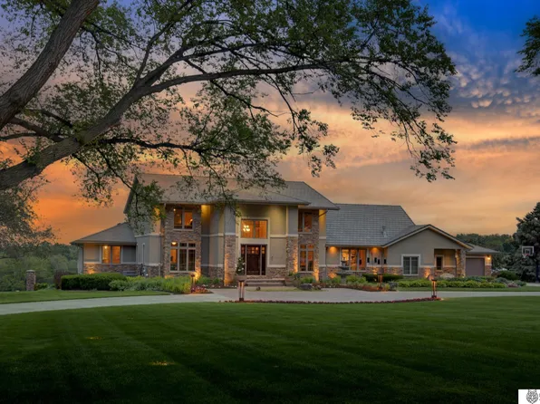 4725 S 184th Plz, Omaha, NE 68135