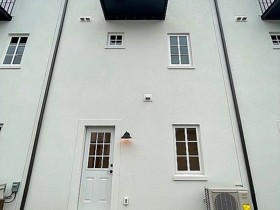 Back of Unit B