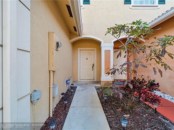 2nd image of 6481 Catalina Ln