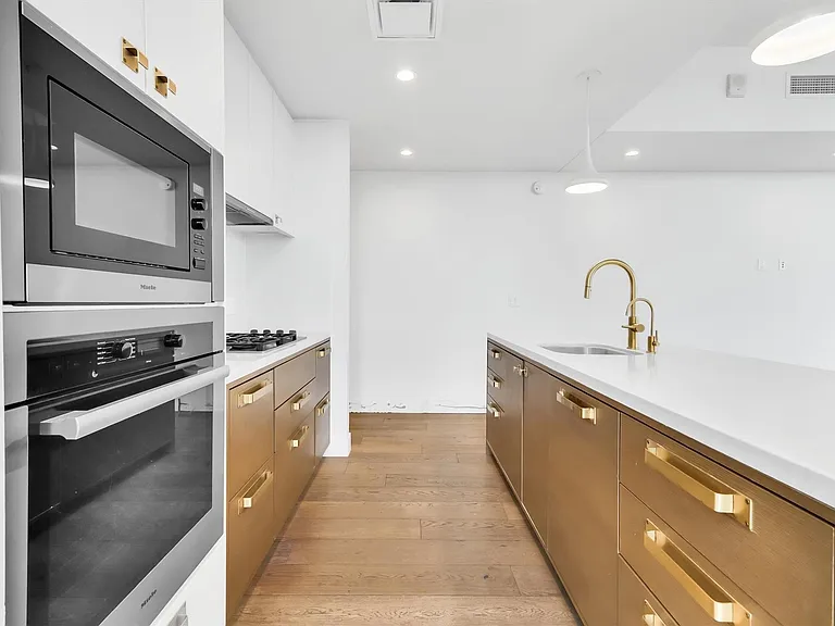 70 Rainey St #1607 — Photo 5