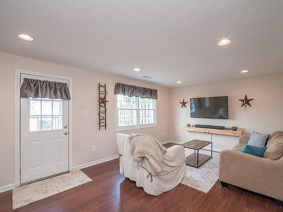 5th image of 1746 Springfield Ln