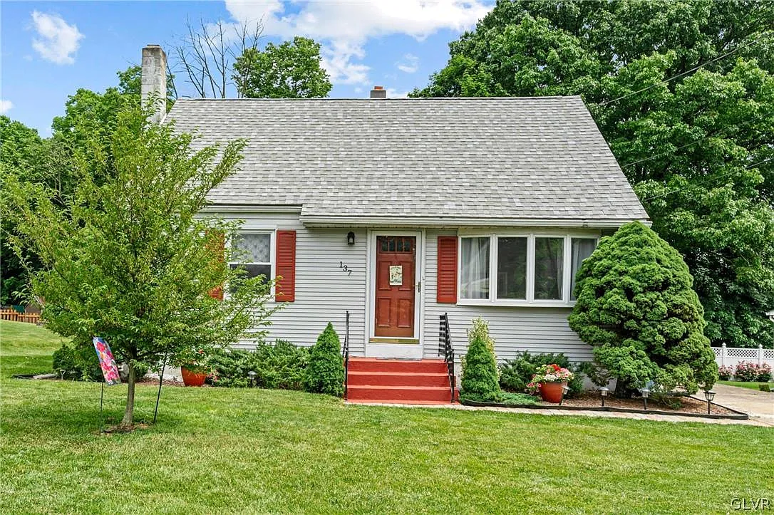 137 N Riverview Rd photo 1
