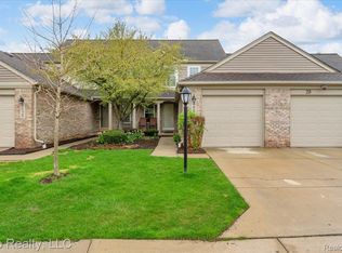 4000 Hunters Cir E #137, Canton, MI 48188