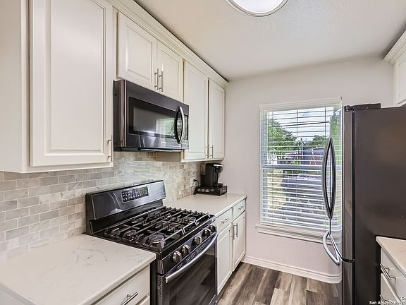 5th image of 207 E VILLARET BLVD