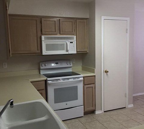 3rd image of 103 Sedona Ct
