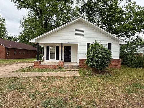 2824 Elm St Photo 1