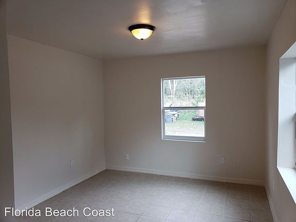 4th image of 6720 Belasco Ave