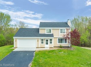 1525 Hiller Rd, West Bloomfield, MI 48324