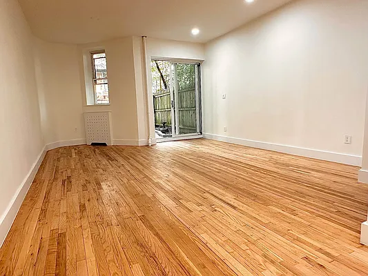 Rented by Compass | media 31