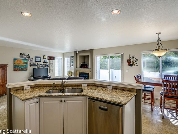 2nd image of 5122 NE Schoeler Cir