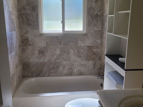 5th image of 7503 Primrose Dr