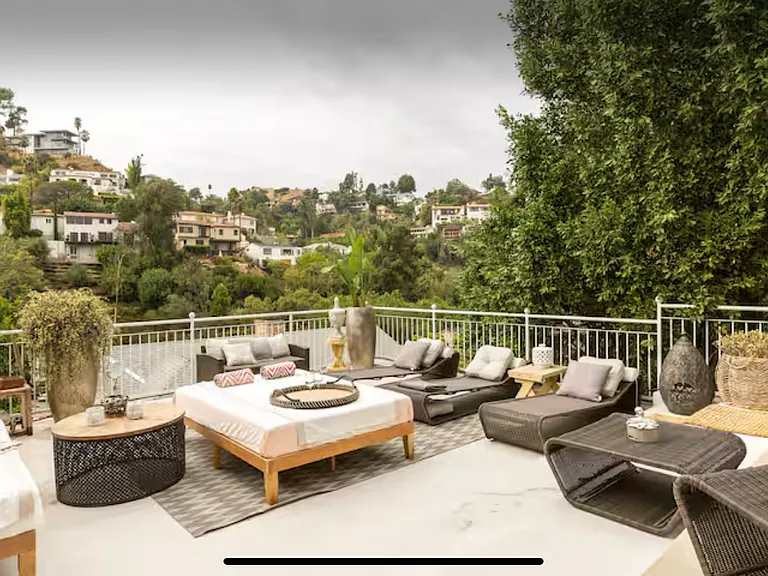 2069 Paramount Dr #1/2 — Photo 11