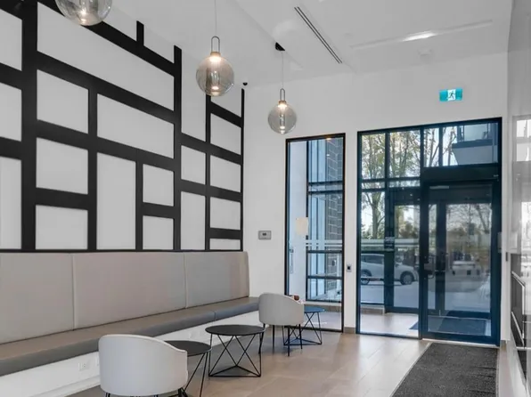 681 Yonge St, Barrie, ON