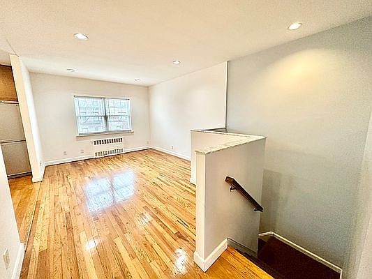 5th image of 4821 30th Ave #2