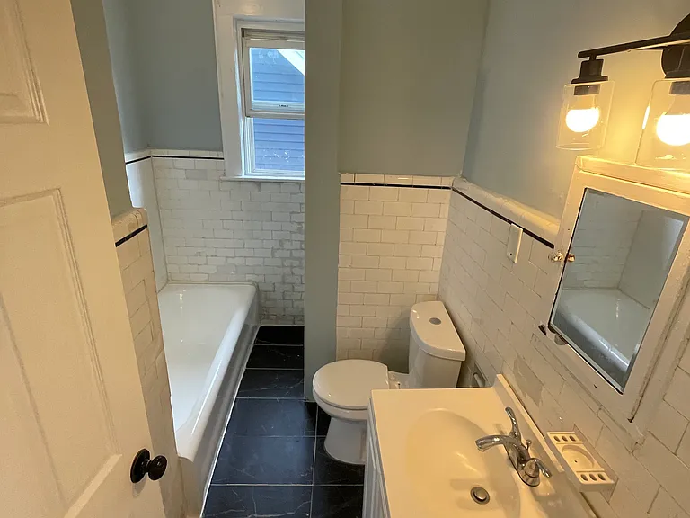 78 Schuyler Ave #3F — Photo 4