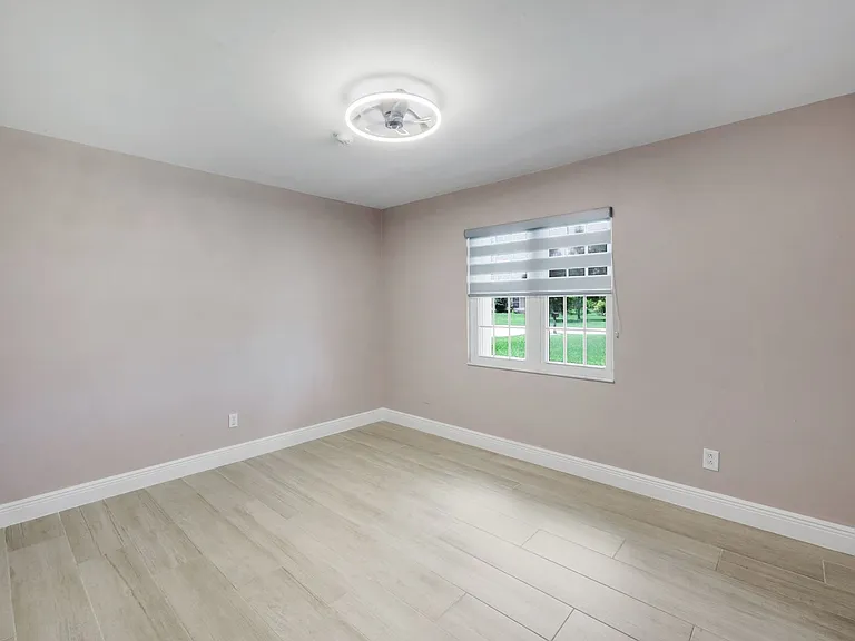 2212 SE 7th St — Photo 23
