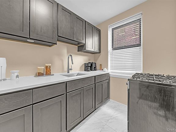 5th image of 2830 Briggs Avenue #4F