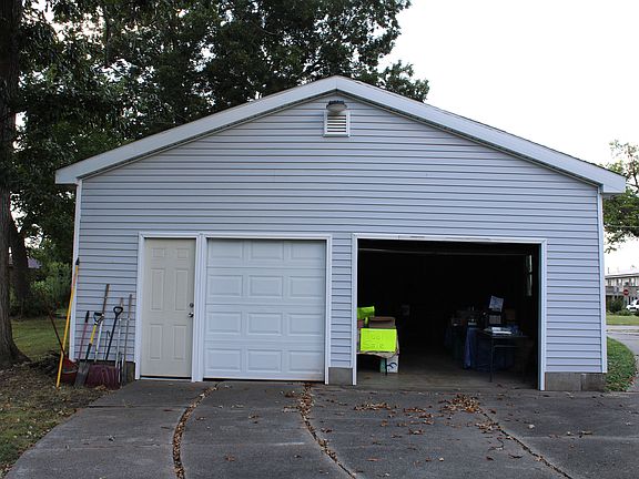 3rd image of 304 S Maple St