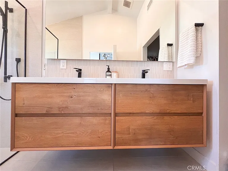 1300 Walnut Ave — Photo 21