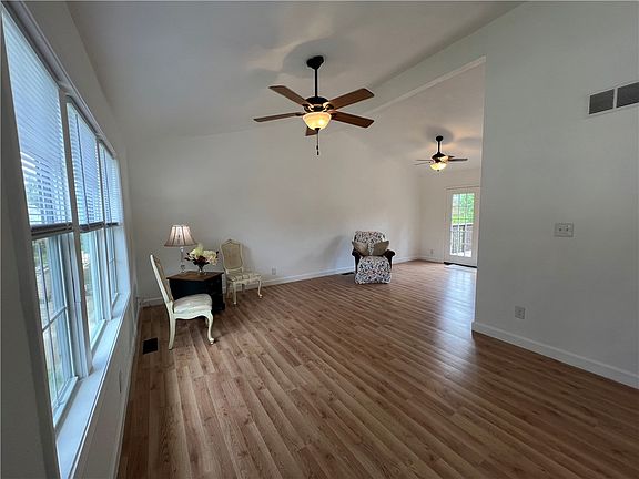 5th image of 2040 Friel Ct