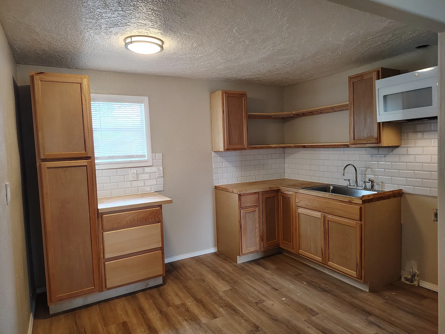 602 South Woody Drive Apt B - 1 — Photo 4