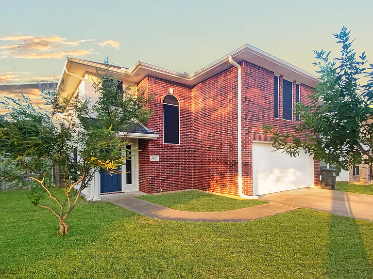 3805 Meadow View Dr — Photo 1