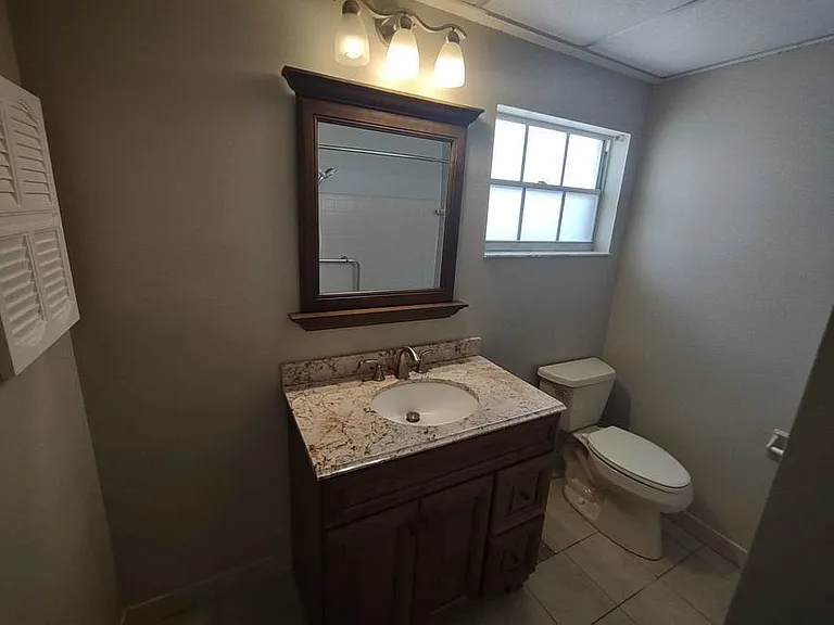 8811 Seeley Ln — Photo 17