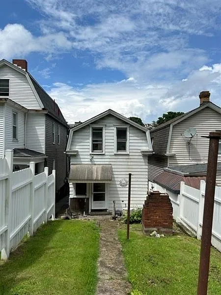 2 bed, 960 sqft, $2,000 — Photo 2
